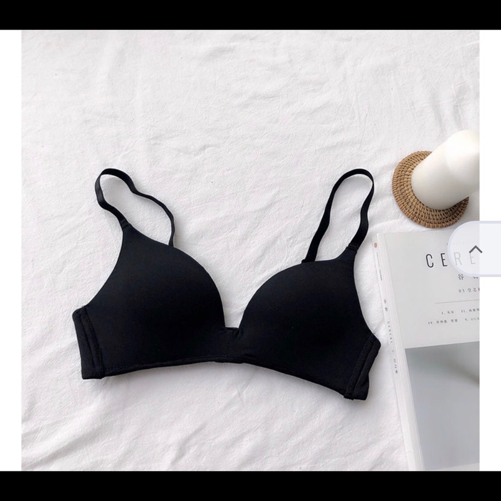 Wireless and seamless bras | Price for 2
